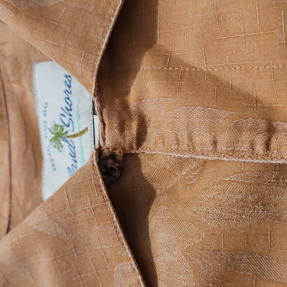 Island Shores Short Sleeve Button Down Tropical Vacation Shirt Floral Print M - Picture 10 of 10